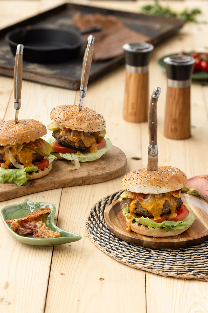 Burger mit Ultimate Burger Sauce