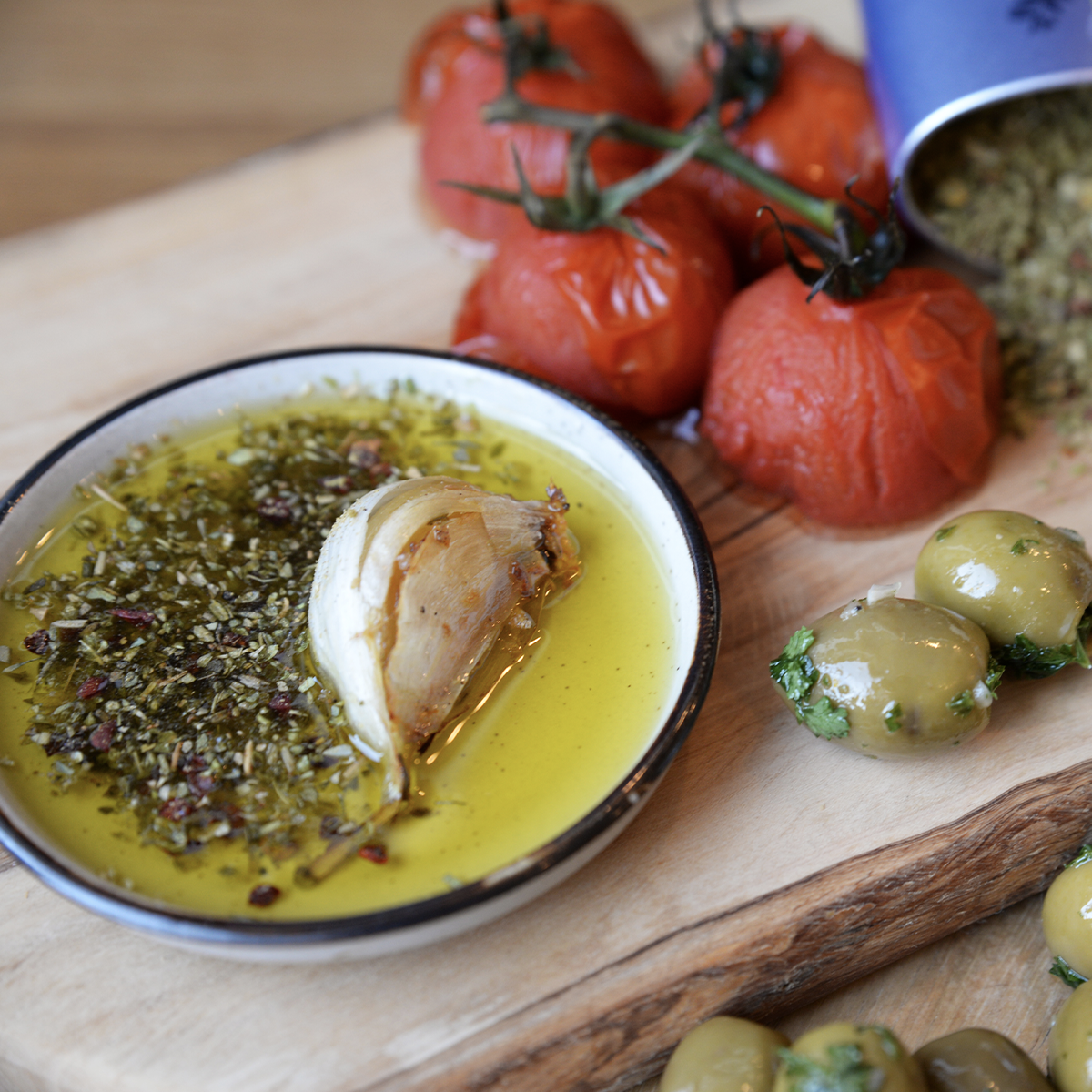 Das goldene Dreieck des Mittelmeers: Knoblauch, Olivenöl und Tomaten.