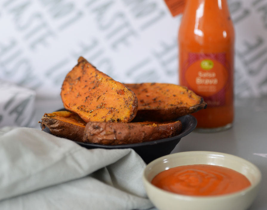 Gepofte zoete aardappelen met Salsa Brava saus