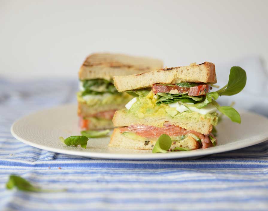 Club-Sandwich mit Lachs