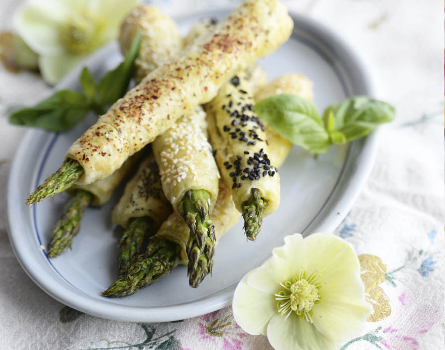 Krokante asperges met citroenpesto