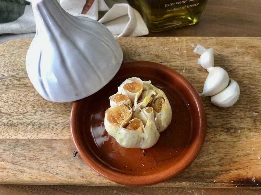 Knoblauch im Ofen zubereiten: So verwandeln Sie Knoblauch in kulinarisches Gold